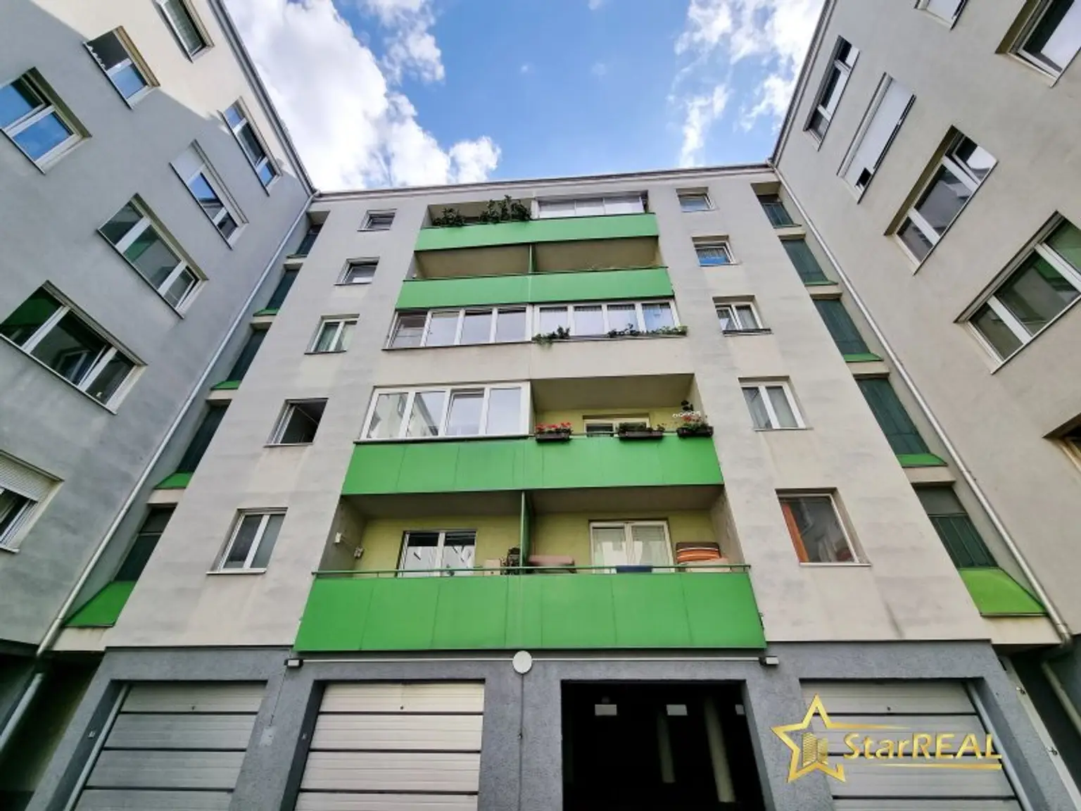 FERNWÄRME-HEIZUNG! ÄUSSERST GEPFLEGTE 3 ZIMMER-WOHNUNG IM 2. LIFTSTOCK. ZENTRALE, RUHIGE LAGE.
