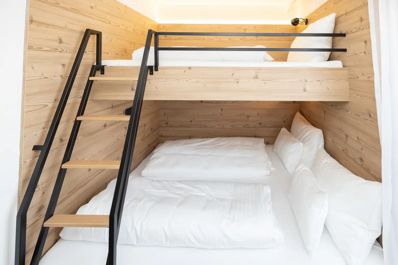 Dormio_Aparthotel_Hinterstoder_Almsee_Bedroom_001.jpg