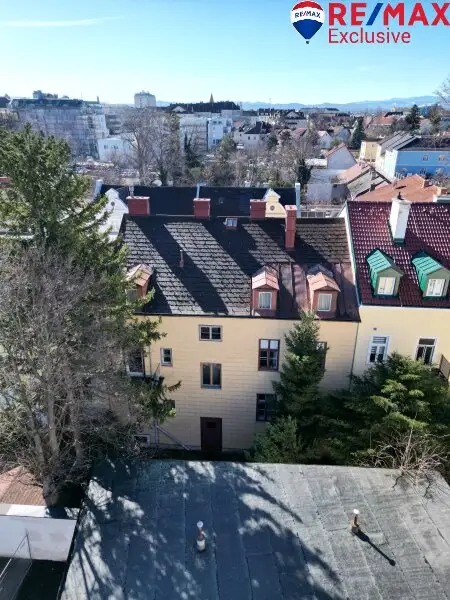 Zeitwandel - Mehrparteienhaus mit Entwicklungspotenzial in Wiener Neustadt!