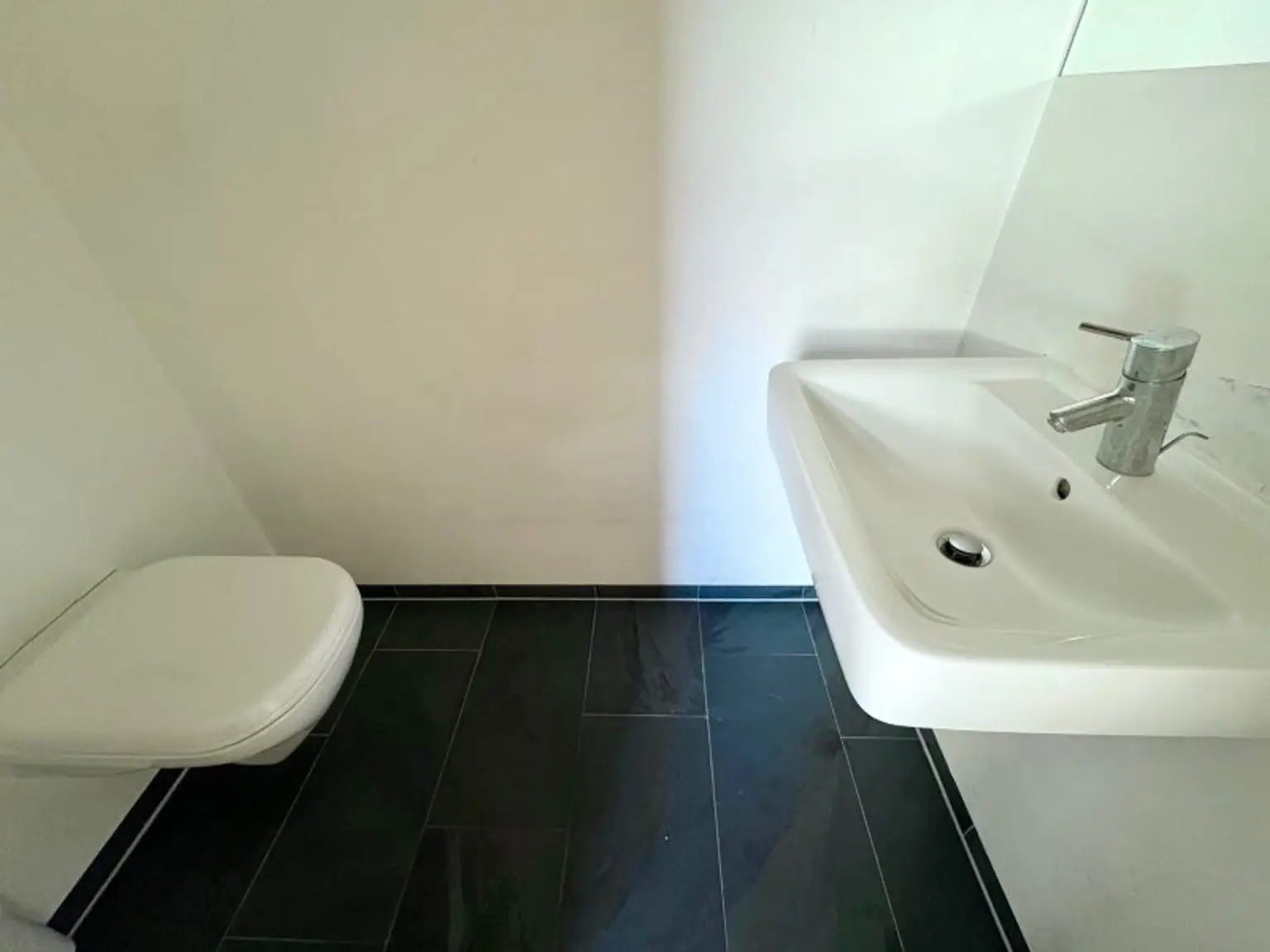 DG-WOHNUNG MIT PRIVATER TERRASSE NÄHE STEPHANSPLATZ