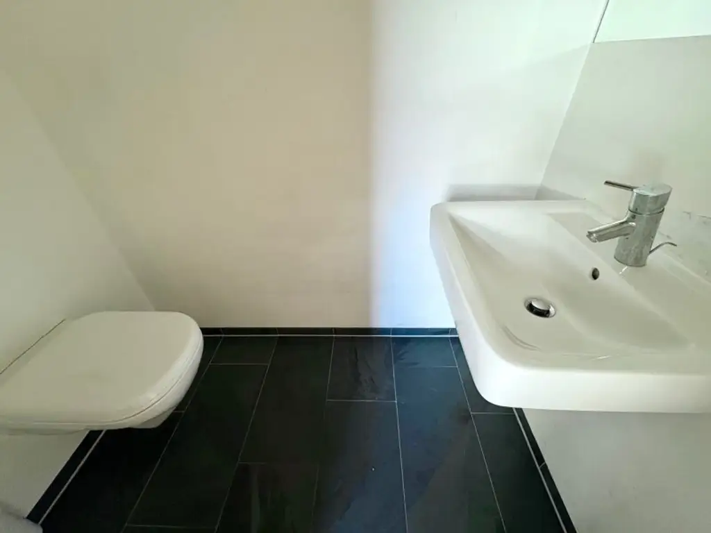 DG-WOHNUNG MIT PRIVATER TERRASSE NÄHE STEPHANSPLATZ