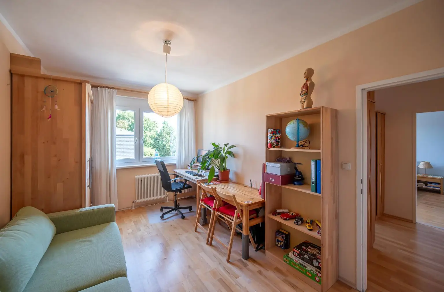 Wohnen im Grünen mit Stadtanschluss: 4 Zimmer | Loggia | PKW-Stellplatz