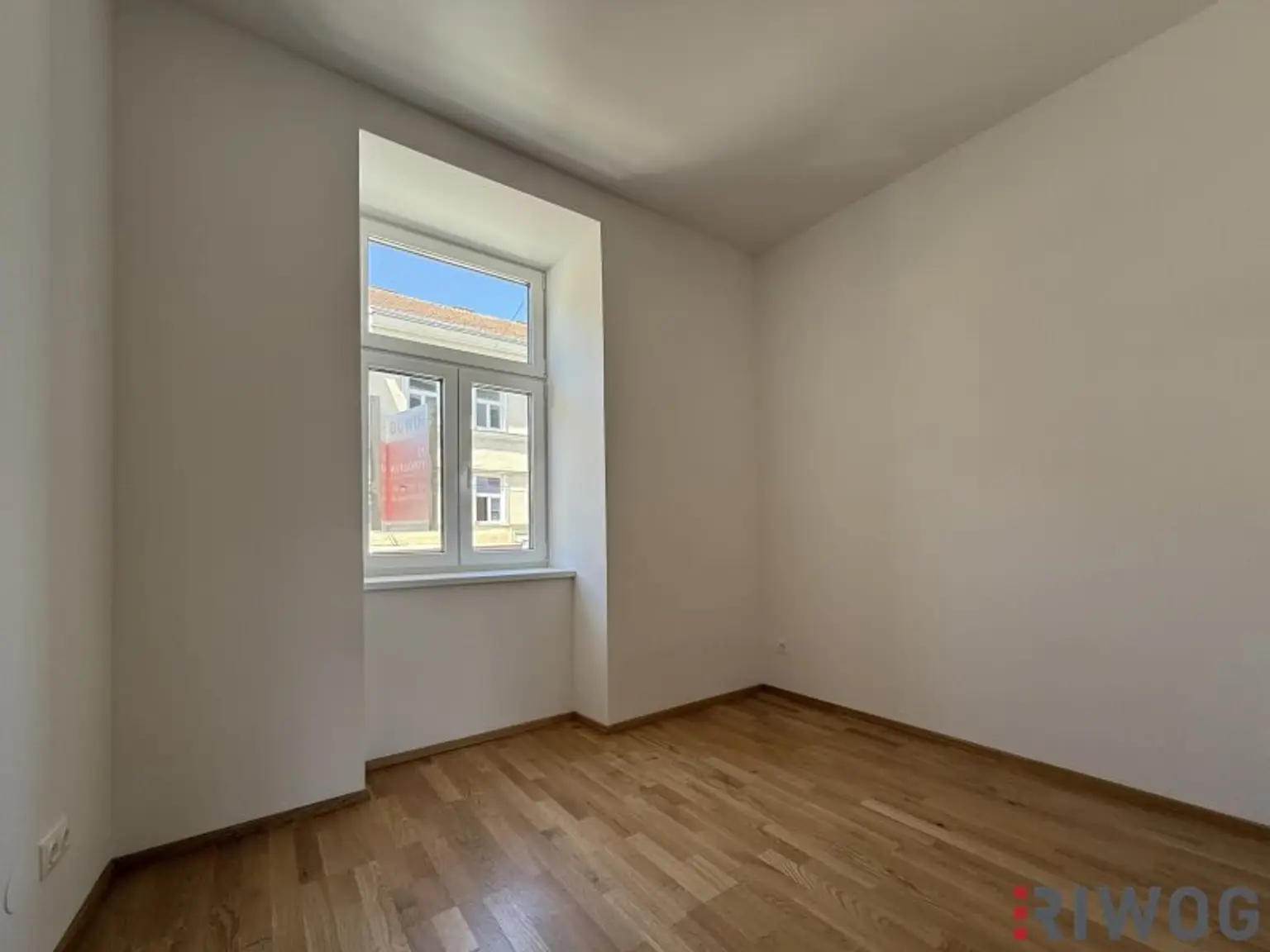 NEUER PREIS - SOMMERAKTION | 3-Zimmer Altbauwohnung mit großem innenhofseitigem Balkon im 1. Liftstock | ERSTBEZUG NACH SANIERUNG