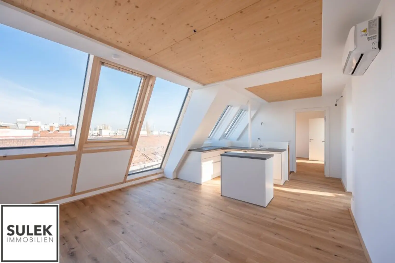 traumhafter 2-Zimmer-DG-Erstbezug mit hofseitiger Terrasse