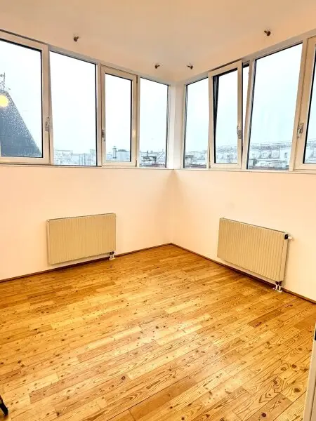 5-ZIMMER-DACHGESCHOSSWOHNUNG MIT GARAGENPLATZ