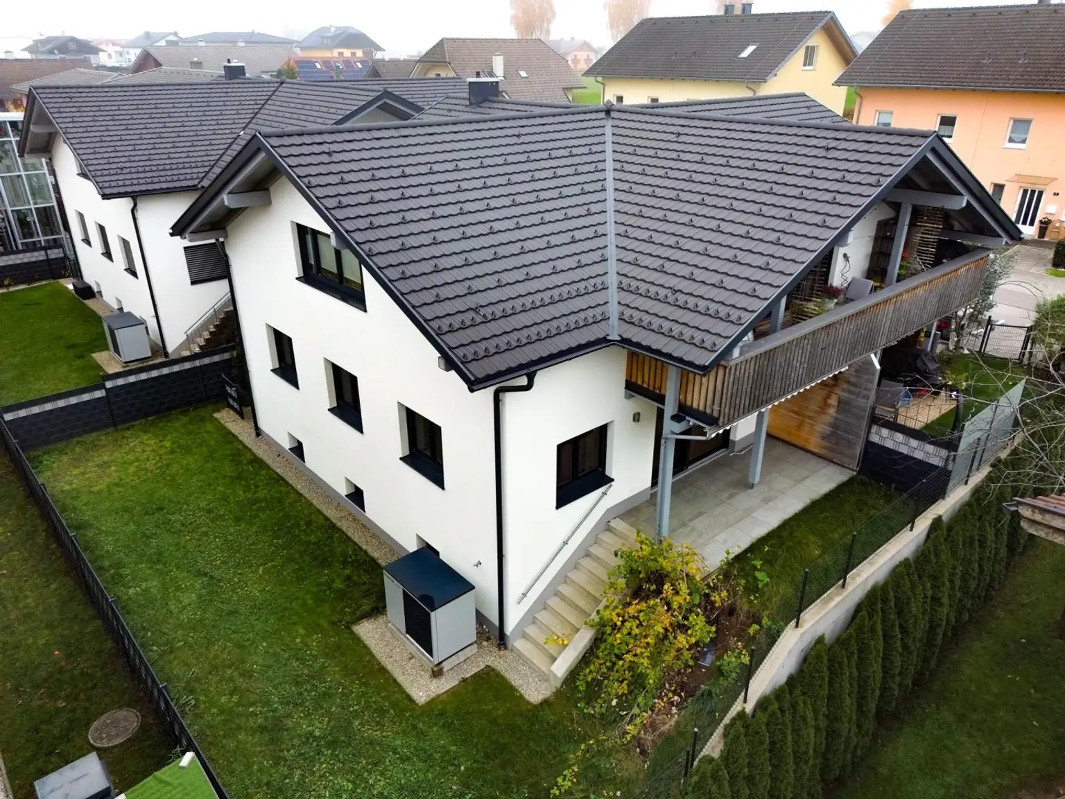 Exklusive 3 Zimmer Neubauwohnung mit XXL-Eigengarten, 2 KFZ - Abstellplätze in St. Georgen - nur wenige Minuten zum Attersee