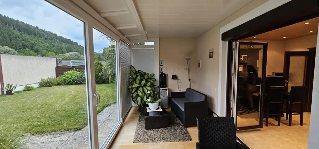 Charmantes Einfamilienhaus mit Garten, Balkon & Sauna