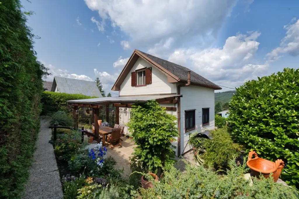 Seltenes Kleingarten-Eigentum am Wolfersberg – Haus mit Ausbaupotenzial, Terrasse & herrlicher Blick ins Grüne