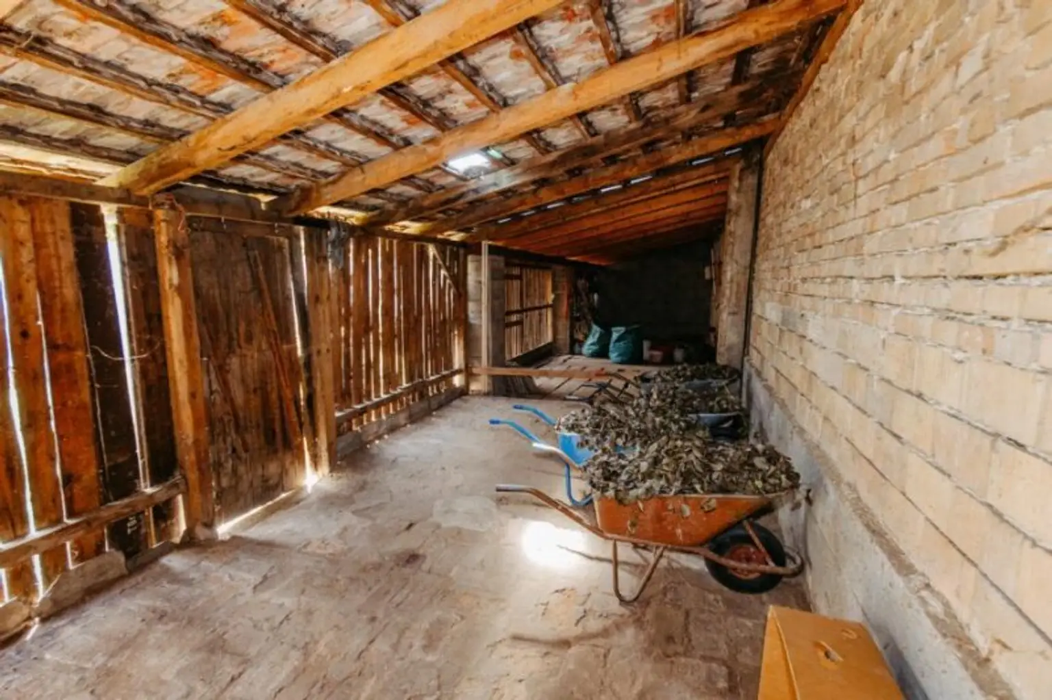 Erleben Sie die  Ausstrahlung. Landhaus in typisch  Weinviertler „L“ Form, bestgepflegt