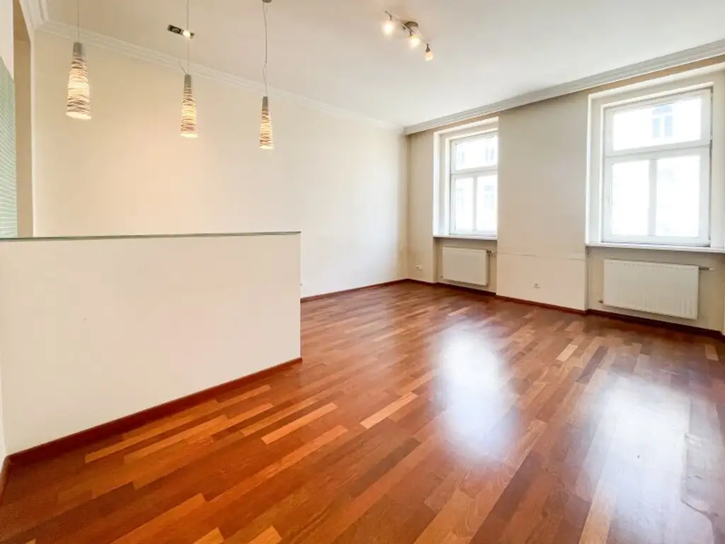 U4 PILGRAMGASSE: Altbauwohnung mit Balkon* im schön sanierten Altbau mit separater Küche Nähe Naschmarkt
