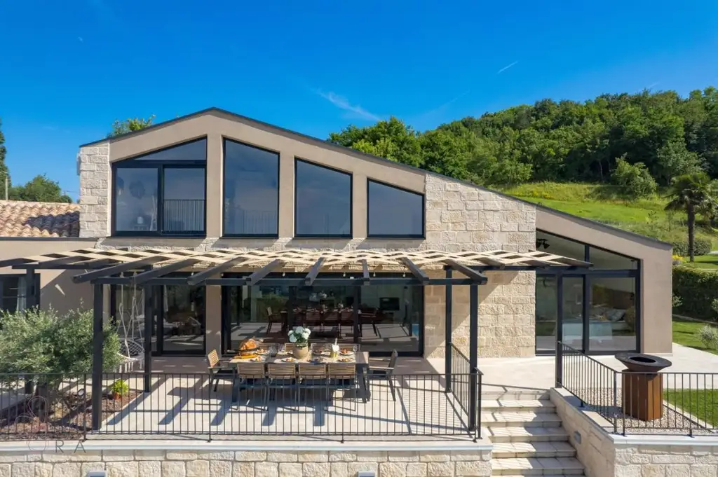 Mediterraner Rückzugsort mit Investitionspotenzial – Ihre Traumvilla in Kascerga