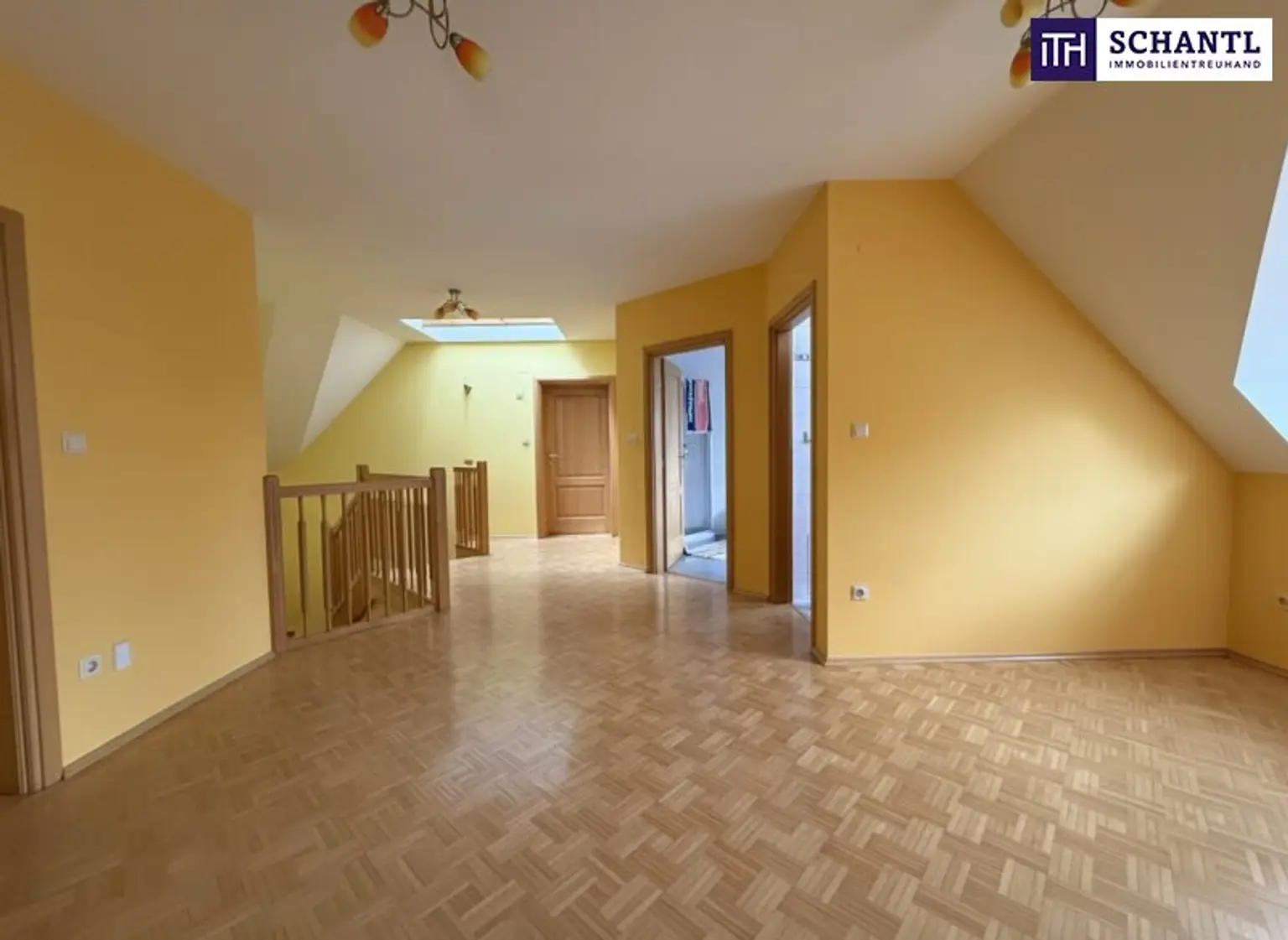 SONNENLAGE - Neuwertiges ca. 160m2 großes Traumhaus mit idyllischem Garten + Terrasse, 2 Garagen & Top-Ausstattung in Ruhelage