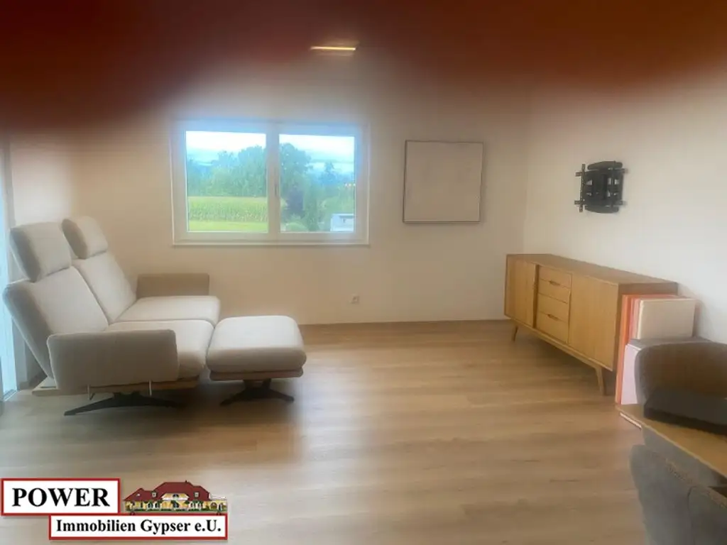Neuwertige Terrassenwohnung