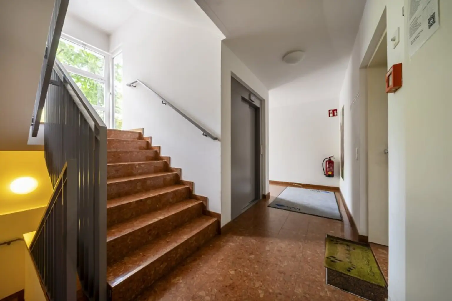 SAARPARK - AUSBLICK** Dachgeschosswohnung mit Innenhofterrasse **