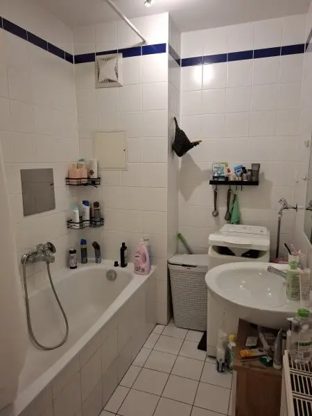 3 ZIMMER  WOHNUNG - HELL und RUHIG ab 01.10.2025