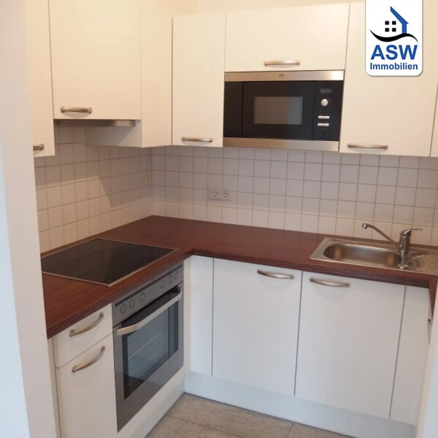 Wunderschöne 3-Zimmer Dachgeschoßwohnung mit Balkon in U-Bahn-Nähe (U3)