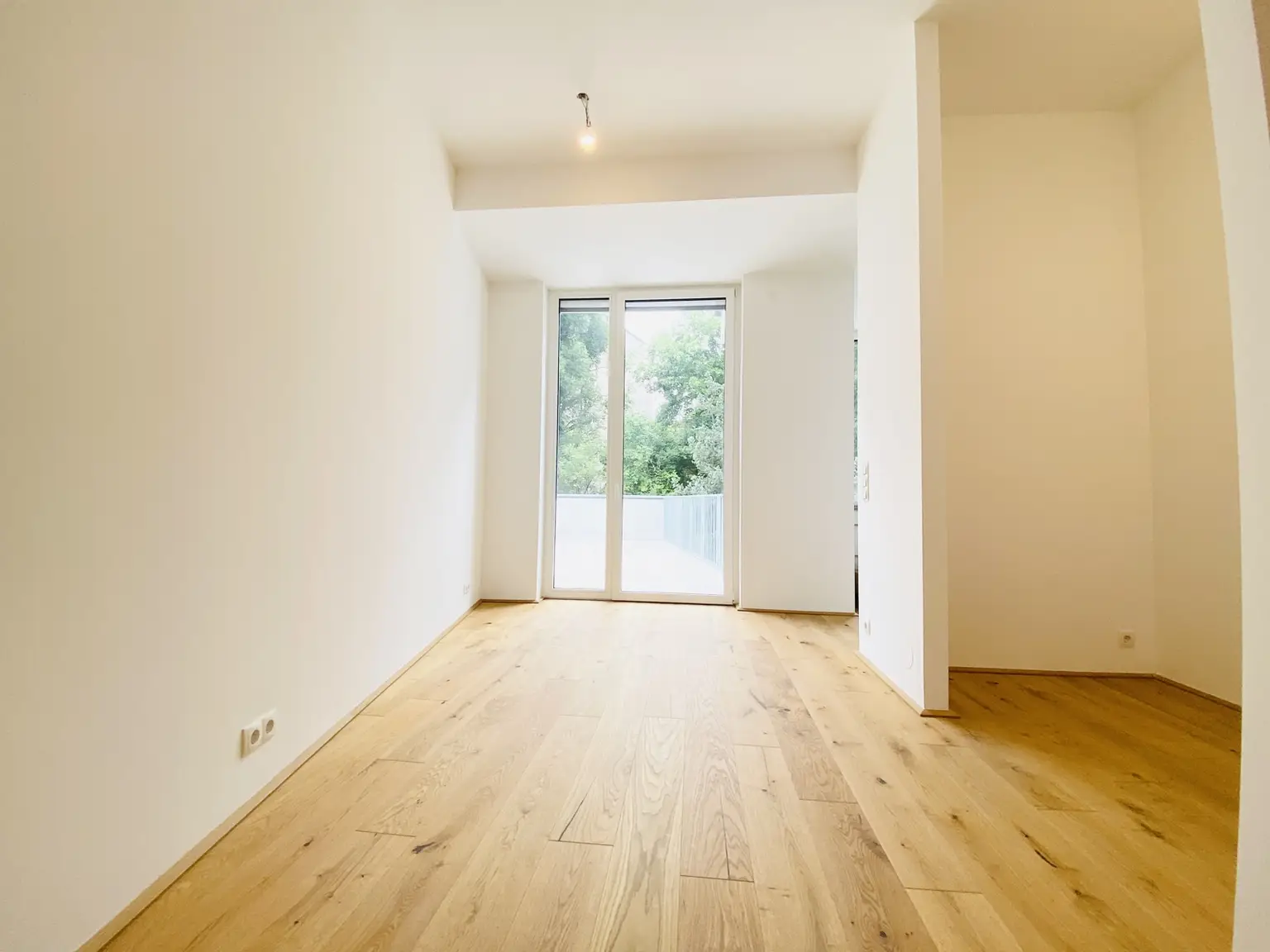 Erstbezug nach Sanierung - mit hofseitiger Terrasse