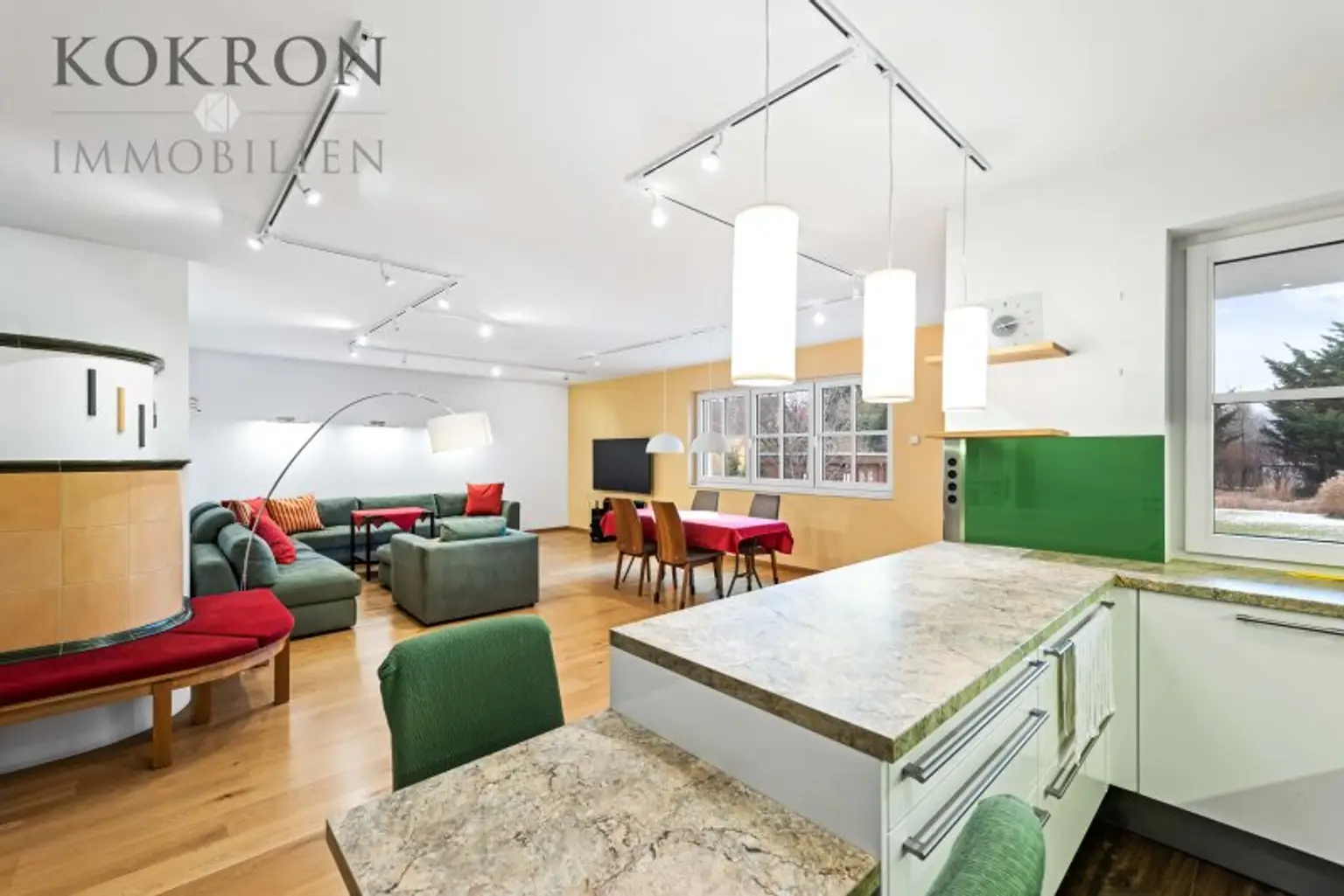 Blick ins Wohnzimmer