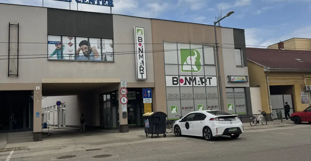 Renditestarkes Einkaufszentrum in Top-Innenstadtlage von Westungarn