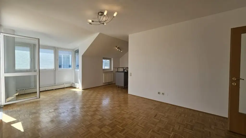 * 3 Zimmer * Wiener Stadtgrenze * Balkon/Loggia * KFZ Garagenplatz *