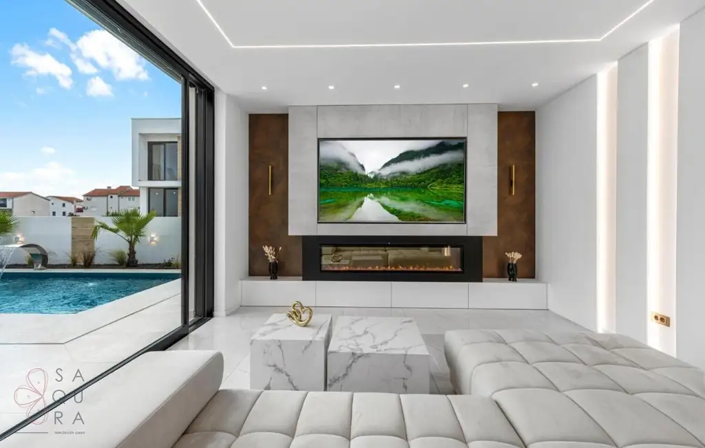 Elegante Villa in Tribunj – Mediterranes Leben mit Investitionswert
