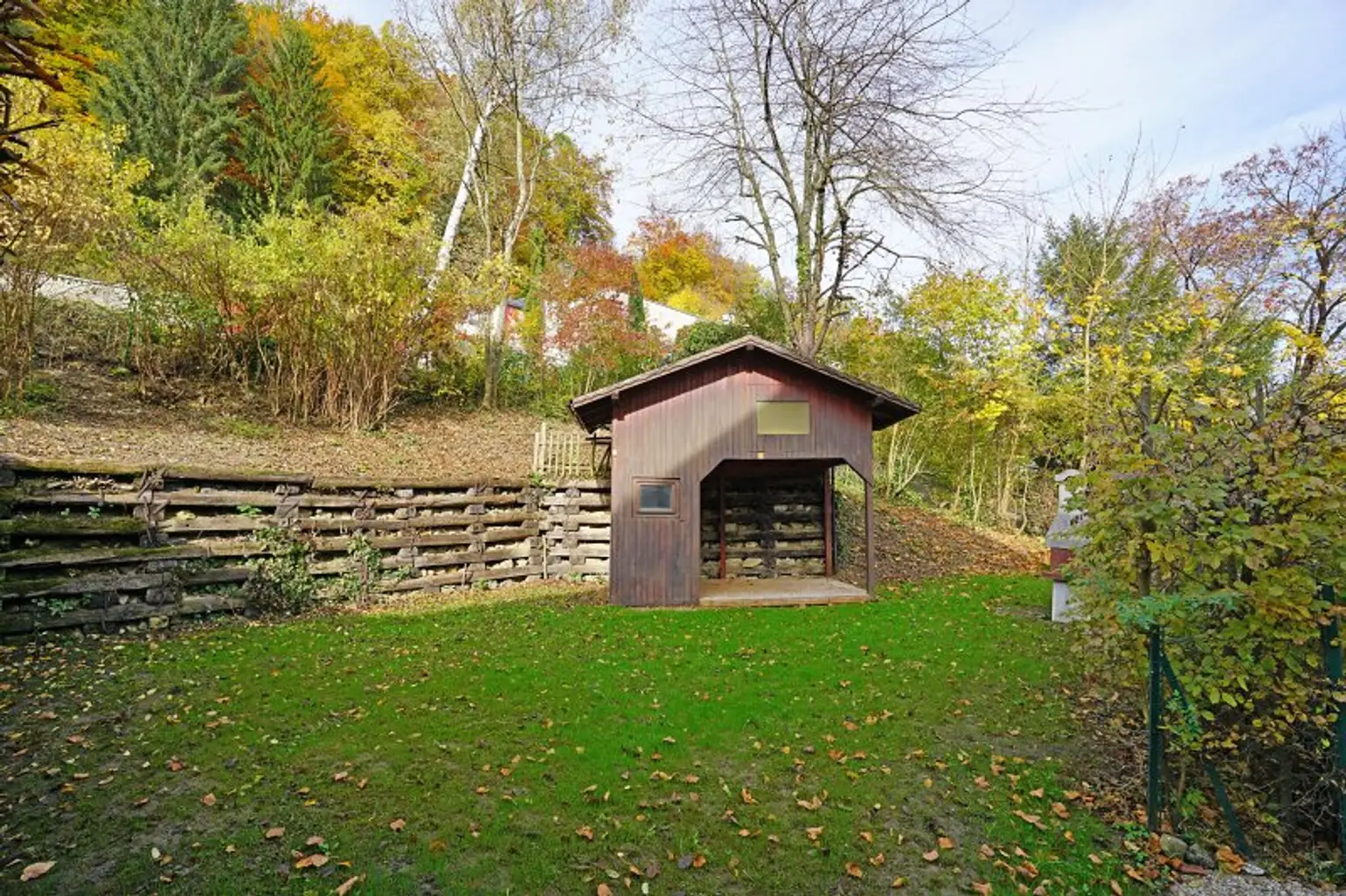 Großzügige 6-Zimmer-Wohnung im charmanten „Adlerhof“ - inkl. Eigengarten und Stellplatz