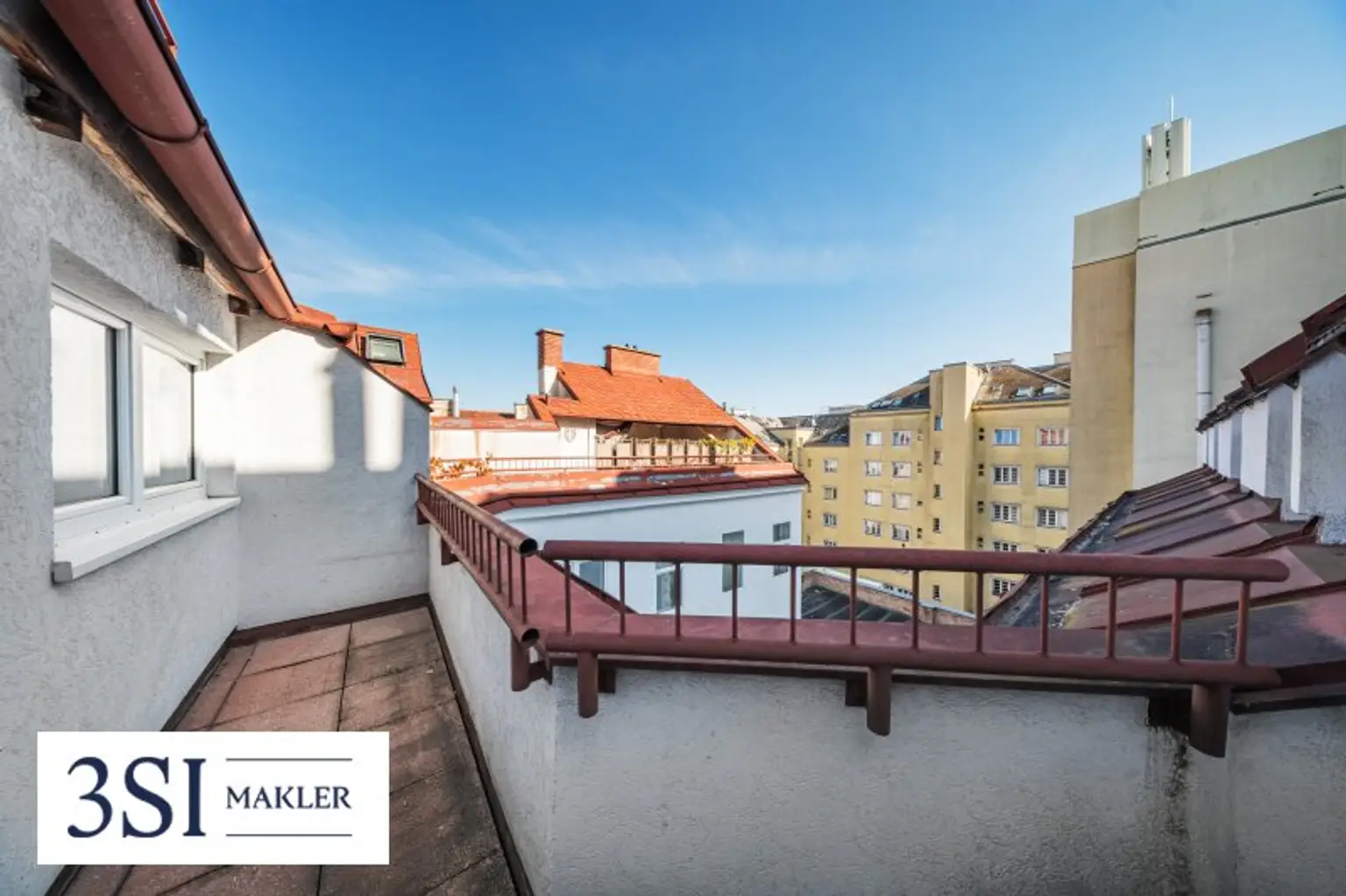 Klausgasse 46: Helle 1,5-Zimmer-Dachgeschoßwohnung mit hofseitiger Terrasse