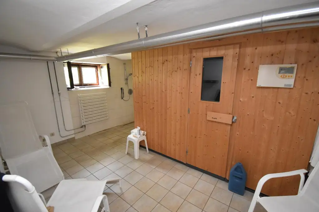 Charmante Altbauvilla mit WOHNRECHT und eindrucksvoller Grünfläche