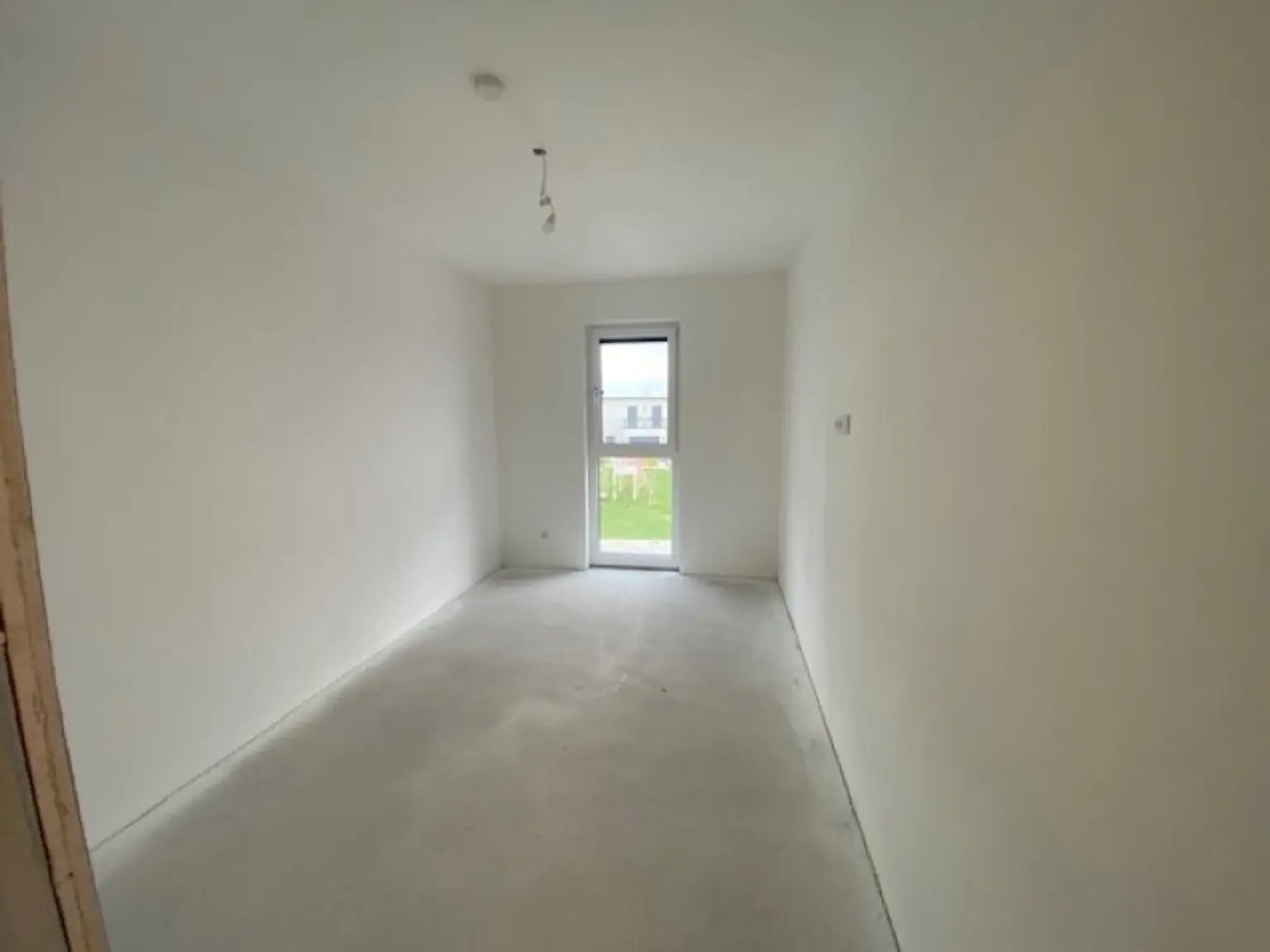Moderne Doppelhaushälfte in Parndorf: Erstbezug mit Garten und Terrasse!