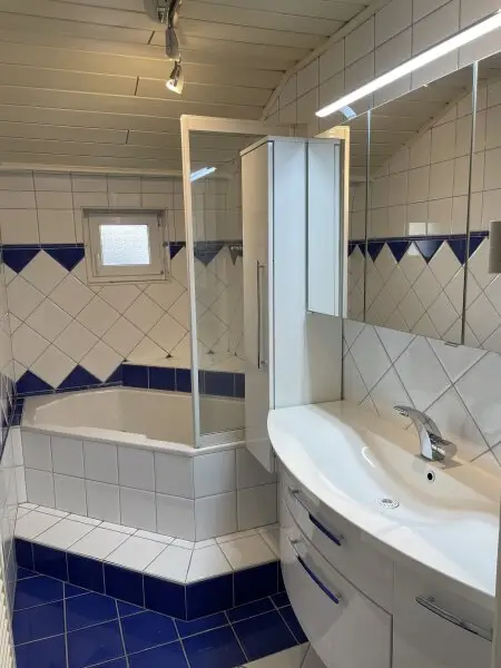 TOP-LIEGENSCHAFT MIT LUXUIÖSEM HAUS UND 2.568 m² GRUND - GRÜNRUHELAGE!