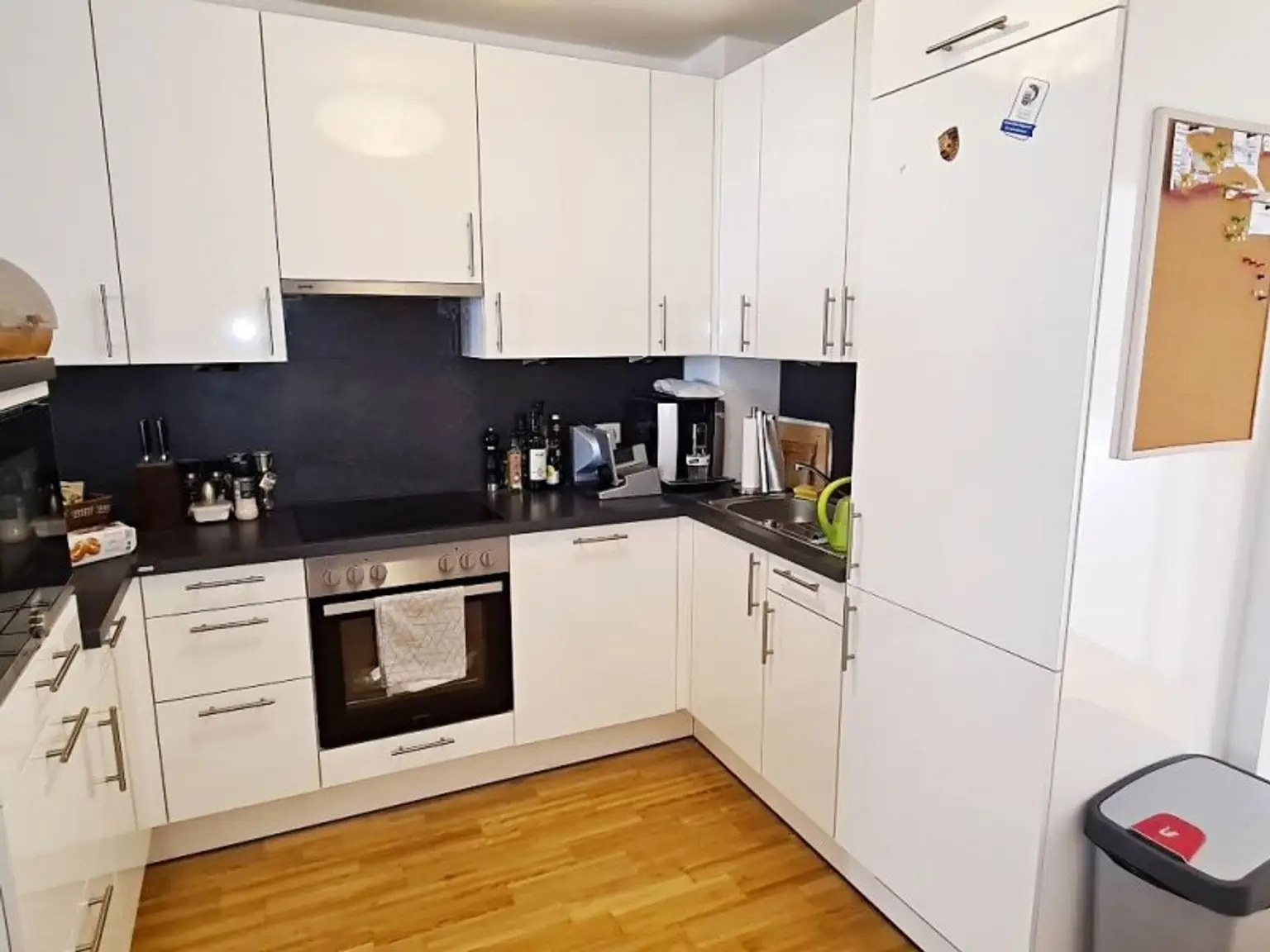 WAGRAMER STRASSE, sonnige 64 m2 Neubau mit 4 m2 Loggia, 3 Zimmer, Komplettküche, Wannenbad, Parketten, U1-Nähe