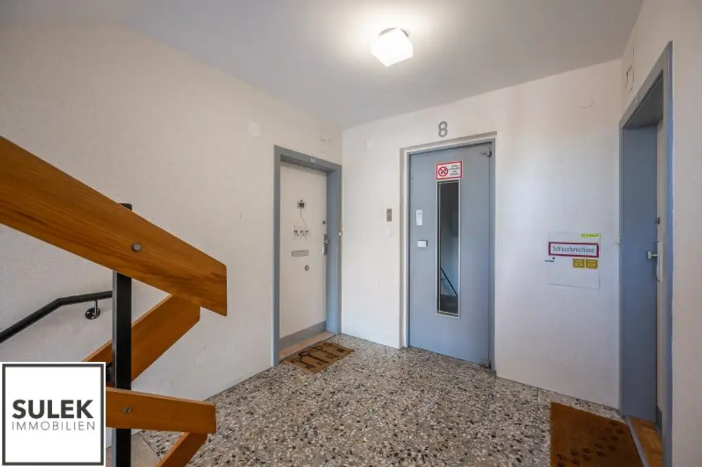 befristet vermietete 3 Zimmer -Wohnung mit Loggia im 8.Stock inkl. Fernblick