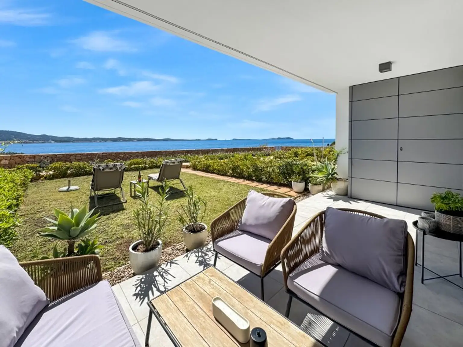 Luxus-Apartment direkt am Strand auf Ibiza