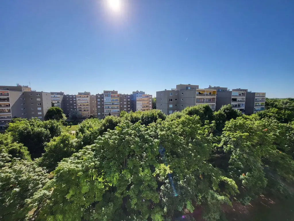 HELLE 2-ZIMMERWOHNUNG MIT GROSSER LOGGIA