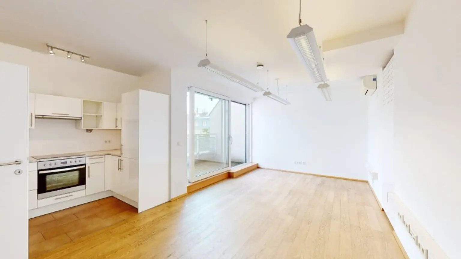 Klimatisierte Dachgeschoss Terrassenwohnung | 2 WCs | Top-Lage am Zimmermannplatz