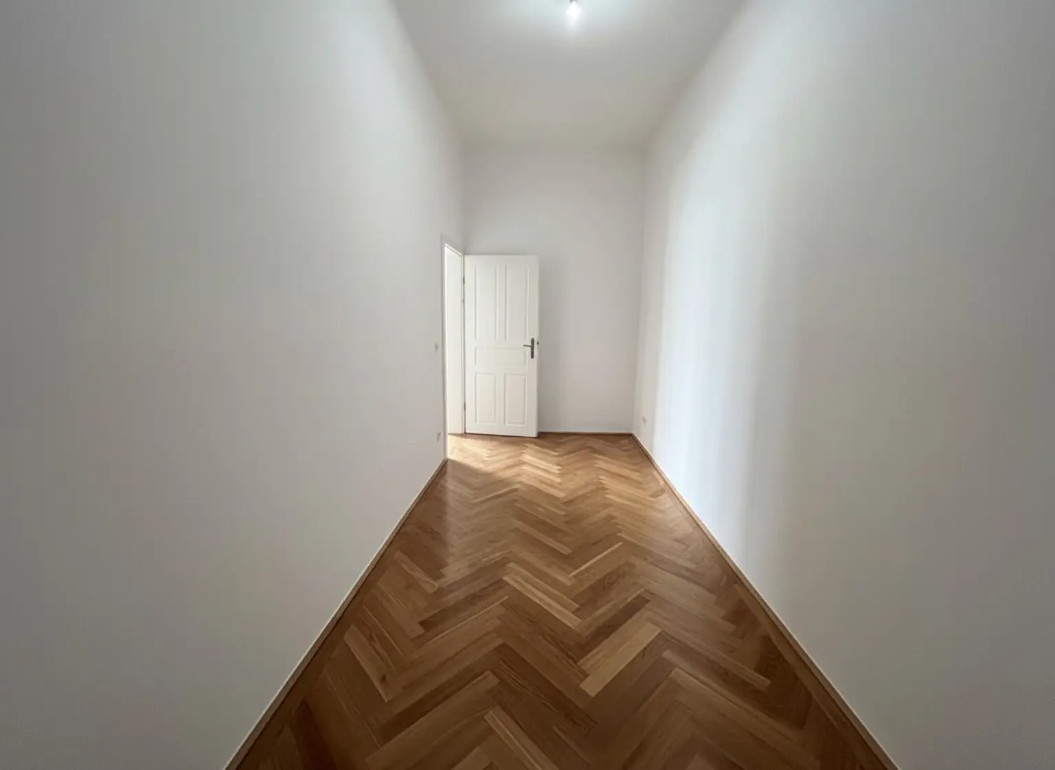 Unbefristet: Ruhige 4-Zimmer-Wohnung nahe Naschmarkt