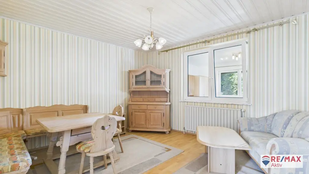 Großzügiges Ein- bzw. Zweifamilienhaus mit großem Garten und Garage