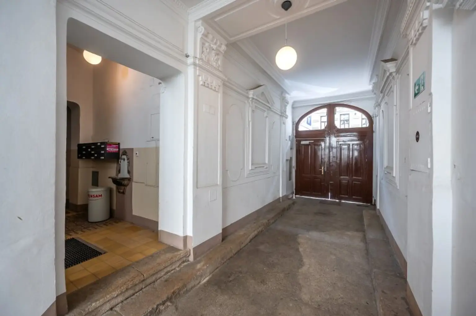 ***NEU*** Fantastische 4 Zimmer Wohnung in repräsentativem Stilaltbau! in TOP-Lage!