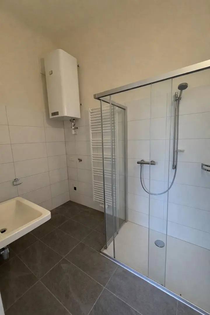 Modernes Badezimmer