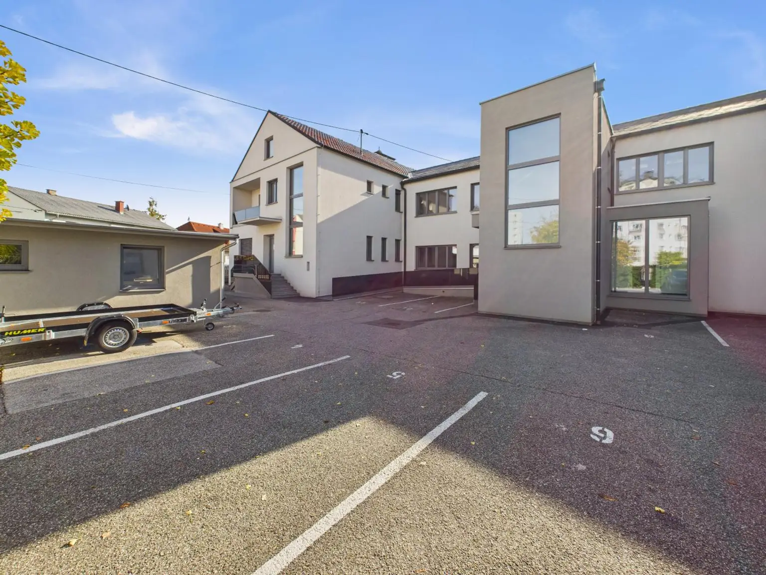 Kernsaniertes Anlageobjekt mit großzügigen Büroflächen und Wohneinheiten in 4050 Traun