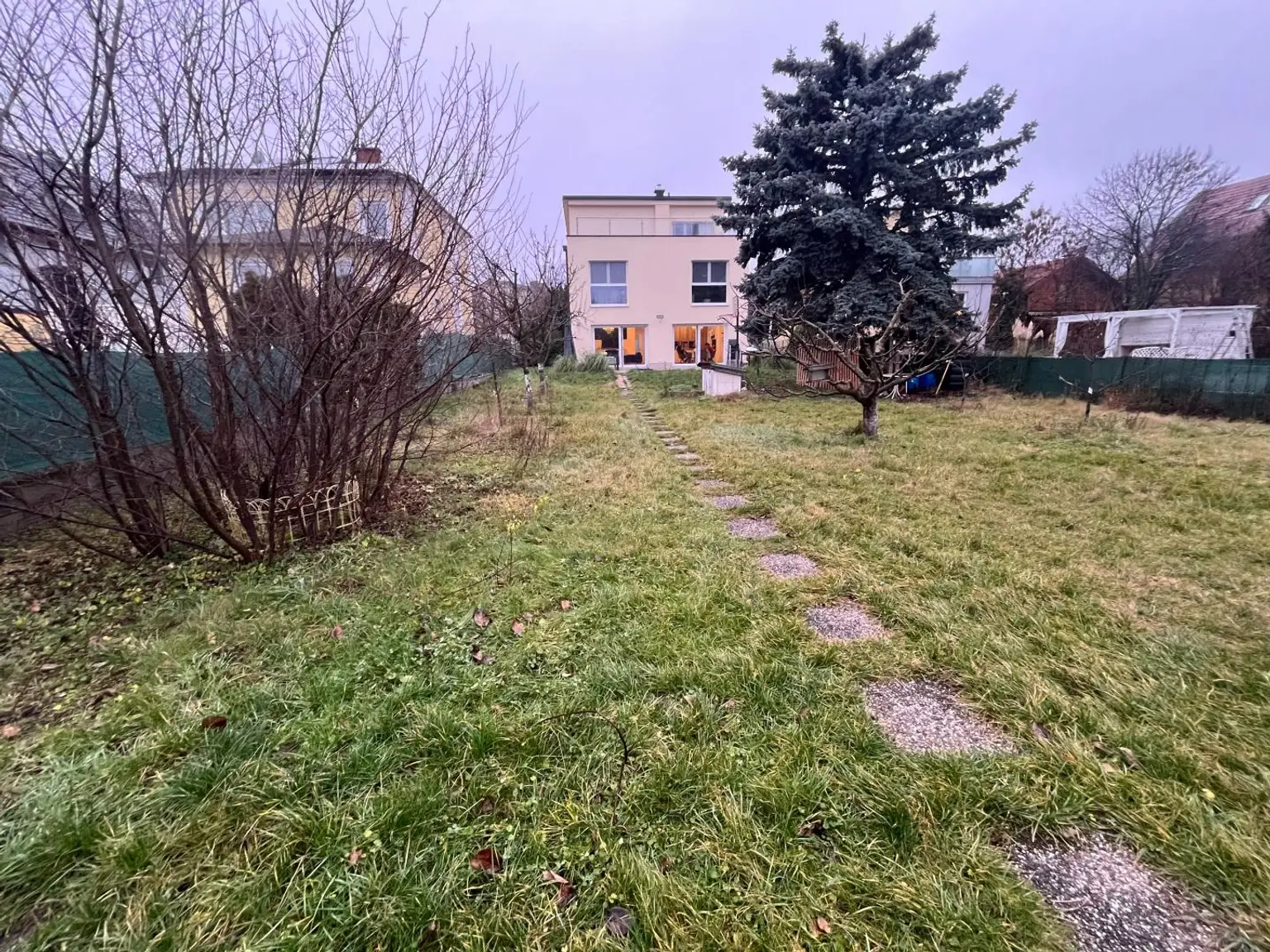 Aussenansicht mit Garten