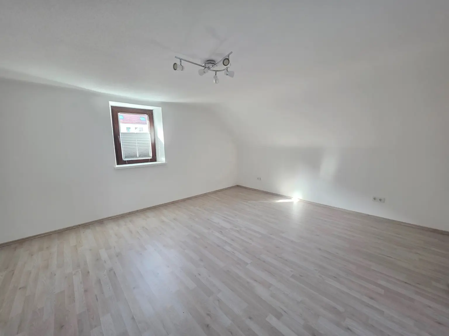 Zimmer 2 OG