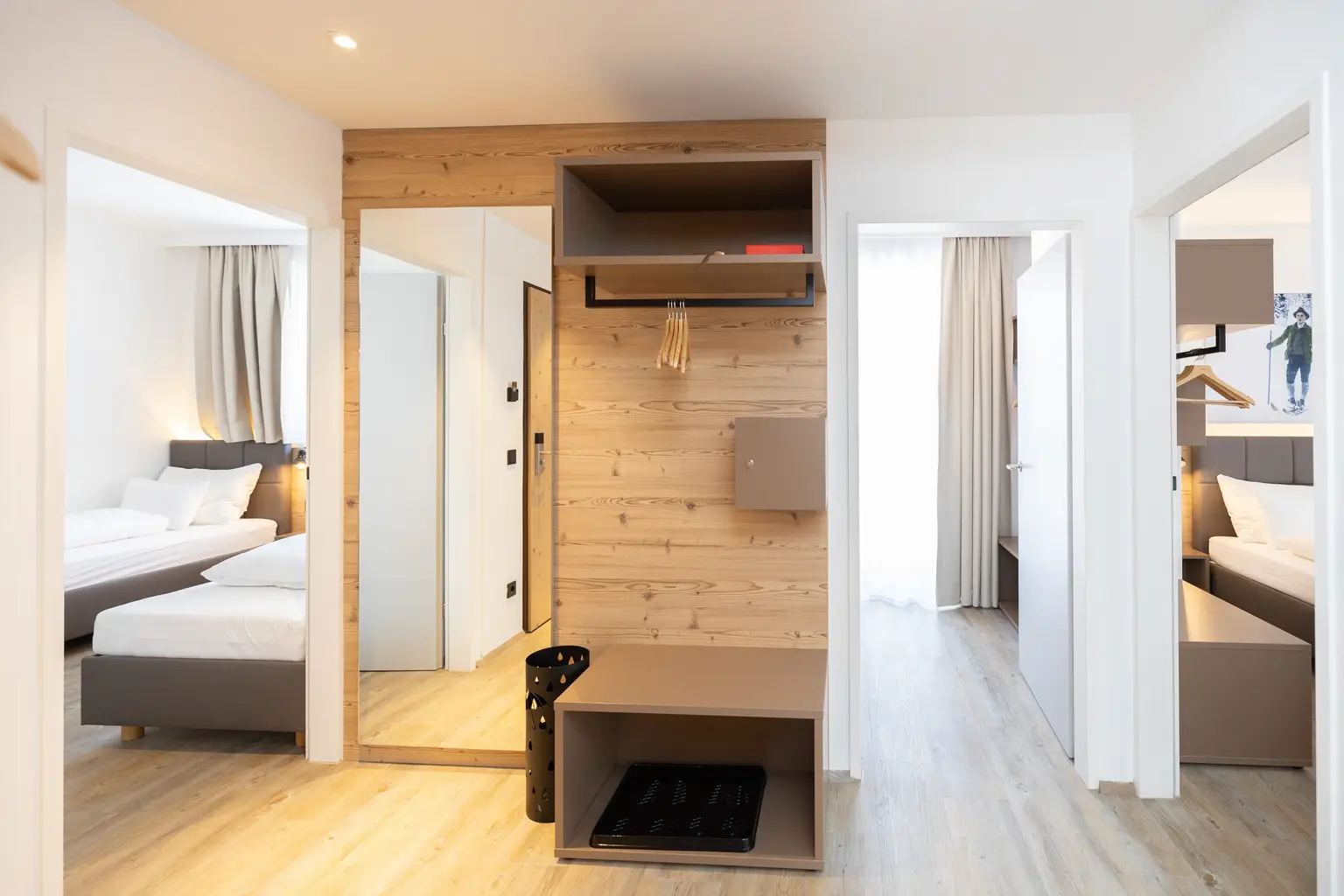 Dormio_Aparthotel_Hinterstoder_Almsee_Hallway_001.jpg