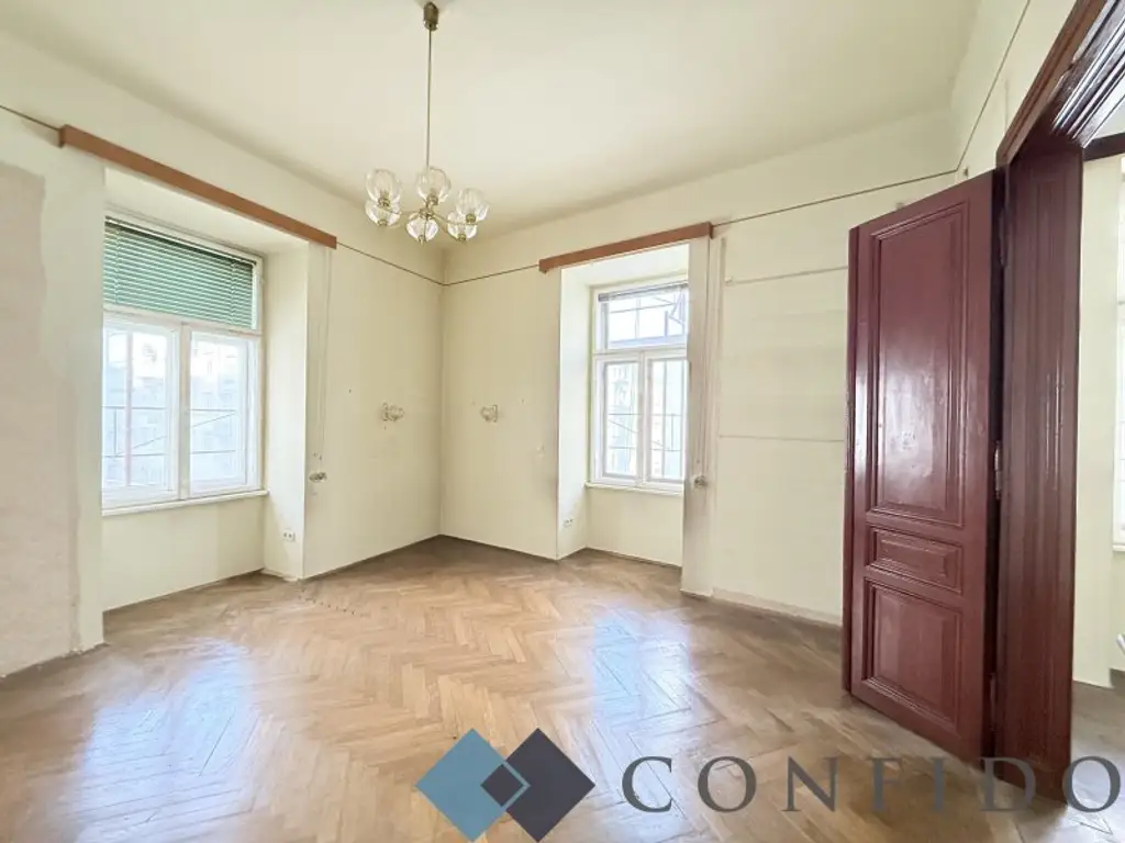 Sanieren nach eigene Vorstellungen - 3 Zimmer Altbauwohnung in der Kaiserstraße!