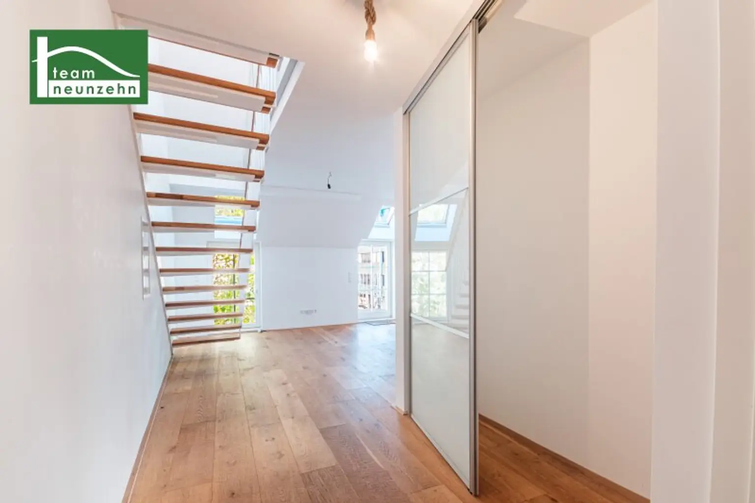 Maisonette mit Flair: 4-Zimmer-Wohnung mit Balkon & Dachterrasse in 1130 Wien!