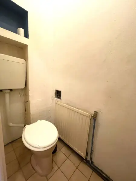 Stadt-Wohnung, 2-Zimmer, sanierungsbefürftig für 200.000 €