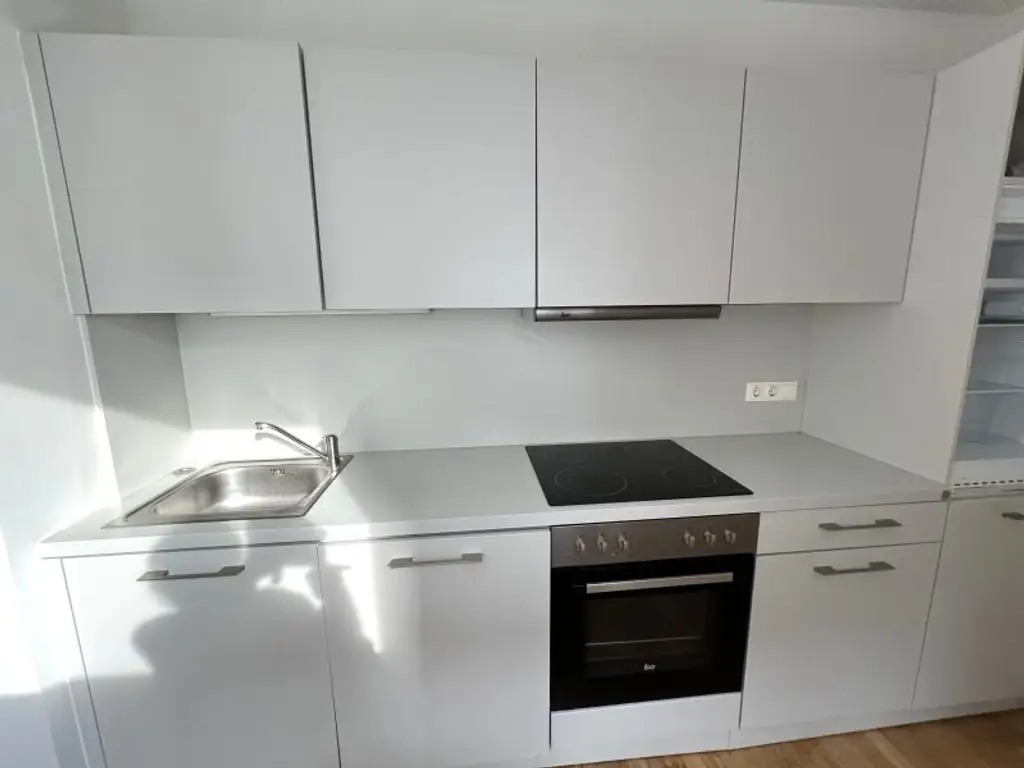 Attraktive 2-Zimmerwohnung mit Kühldecke und Balkon