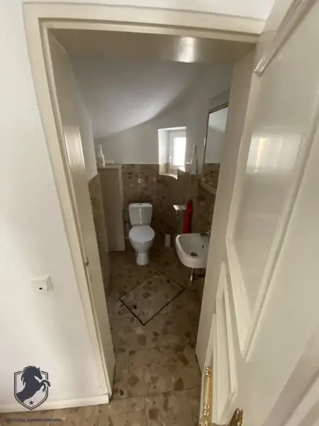 Zum Verkauf gelangt eine außergewöhnliche Villa in absoluter Bestlage von Hietzing