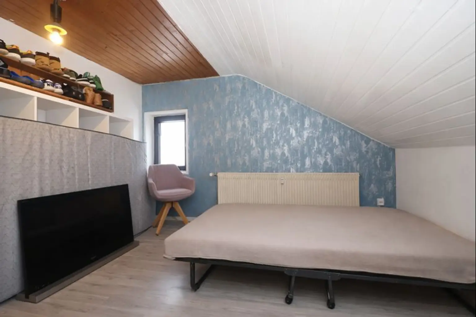 Schlafzimmer DG
