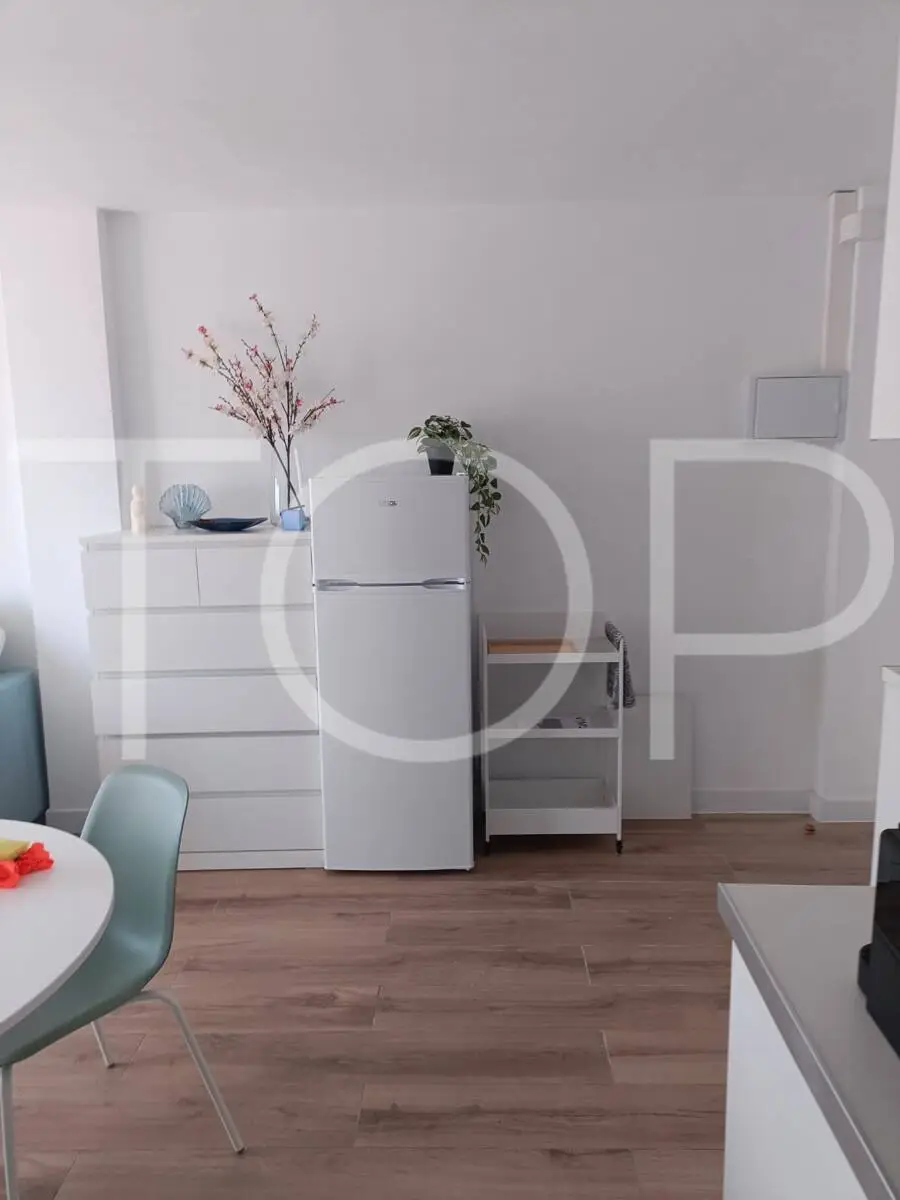 9825573f-e7d5-4293-82c8-a3b6788a4bdd